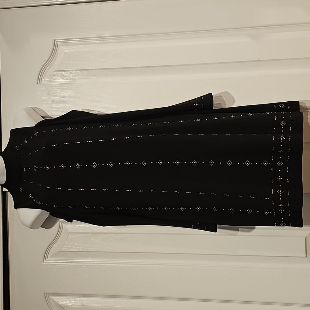 WHBM Cold Shoulder Embellished Dress Sz  S NWT MSRP $130 - Picture 4 of 10